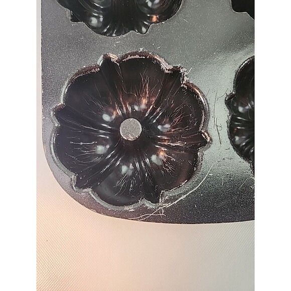 Nordic Ware Bundt-lette Cake Pan 6 CUPS 1.4 LITERS Bundt Mini Party - Picture 13 of 13